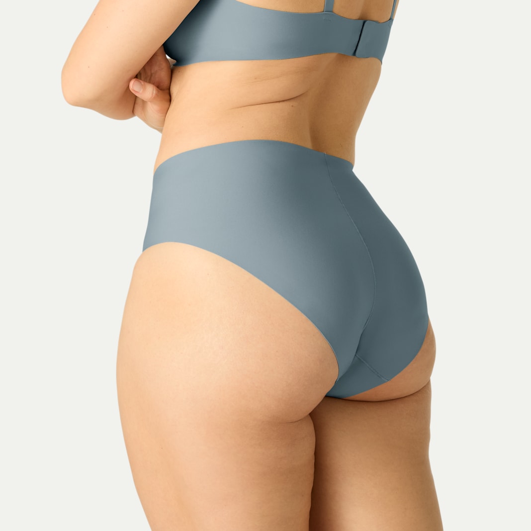 Women’s No Show Plunge Bralette + High Rise Brief Pack - Image 6